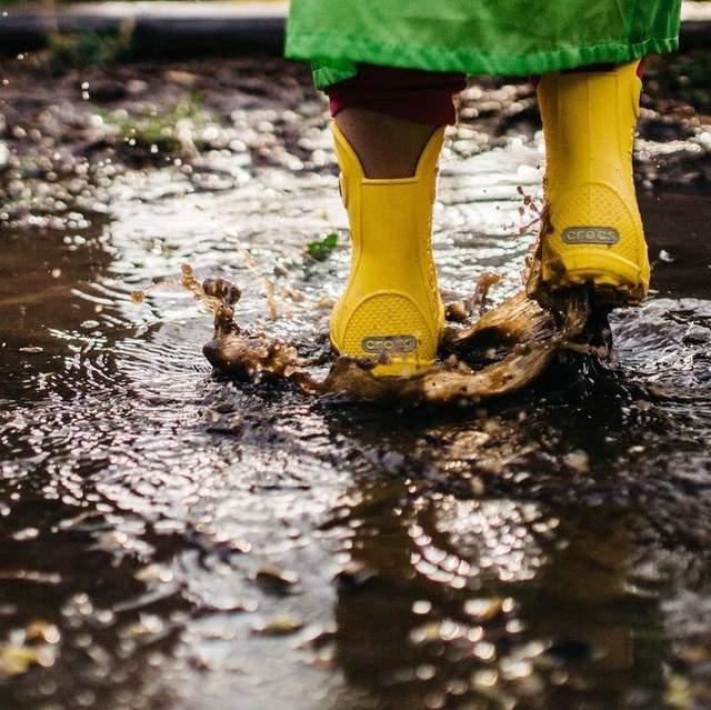 crocs handle it rain boot kids