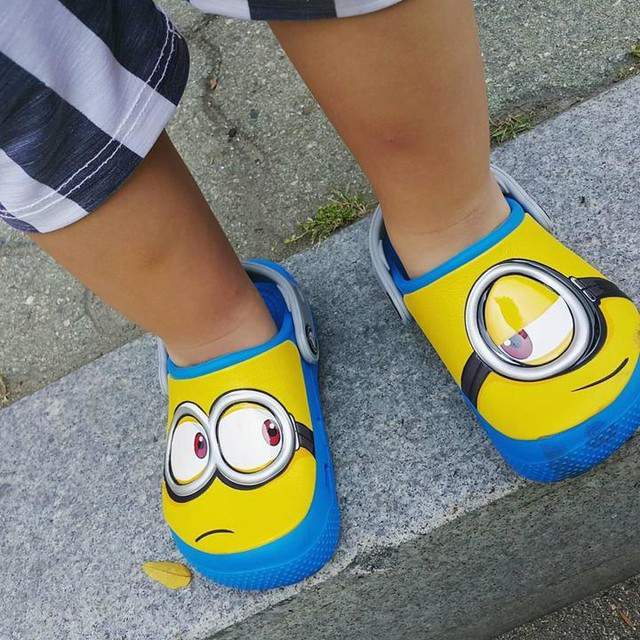 crocs do minions