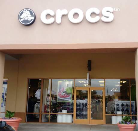 crocs premium outlet mall