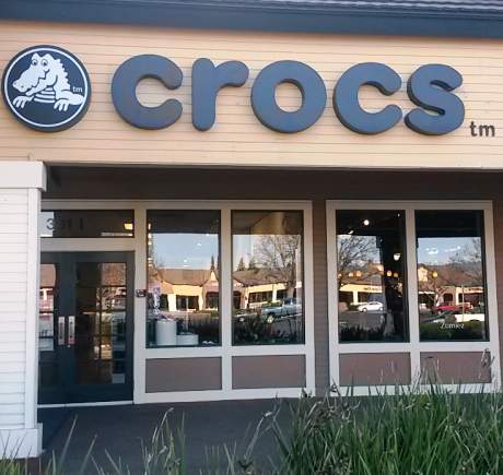 crocs dealer near me