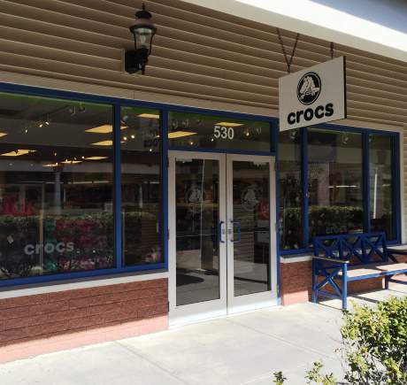 crocs store premium outlets