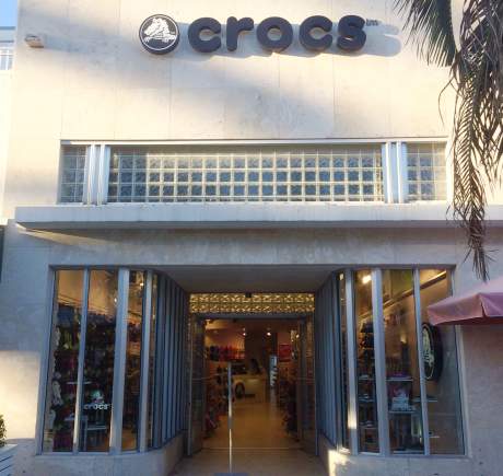 crocs aventura mall