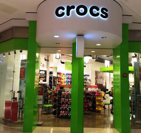 shopping crocs