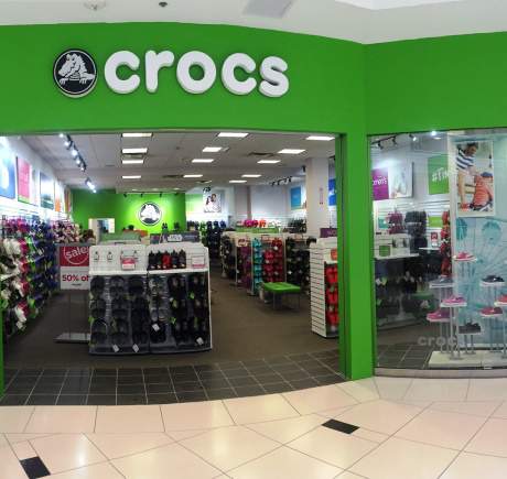 places that sell crocs in store