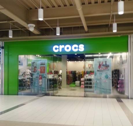 crocs at the mall