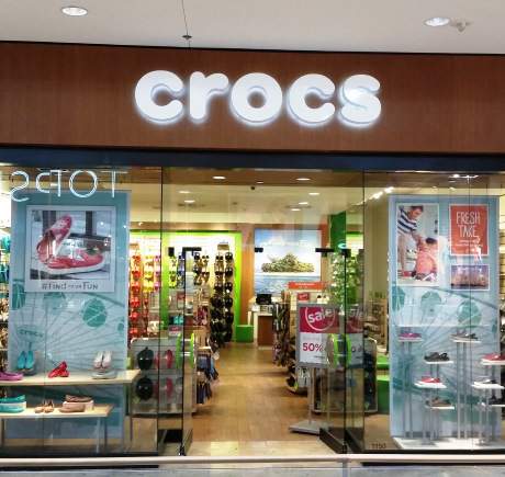 shopping crocs